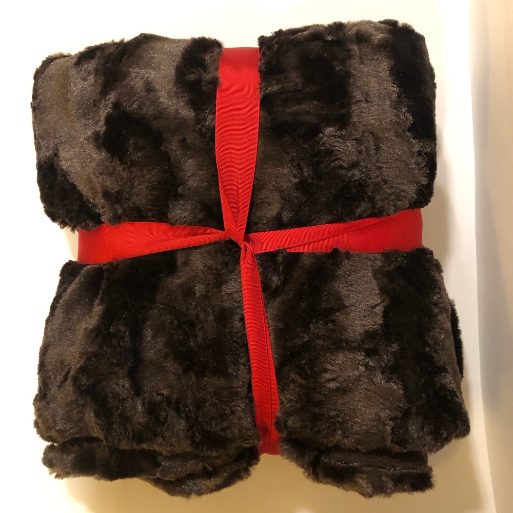 **SOLD***Indigo Luxe Cozy Throw/Blanket Brown NWT - Picture 5 of 5